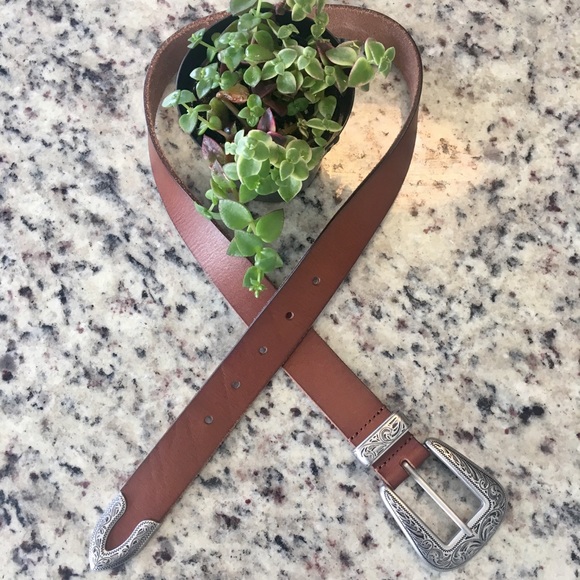 Urban Outfitters Accessories - NWOT urban outfitters leather belt